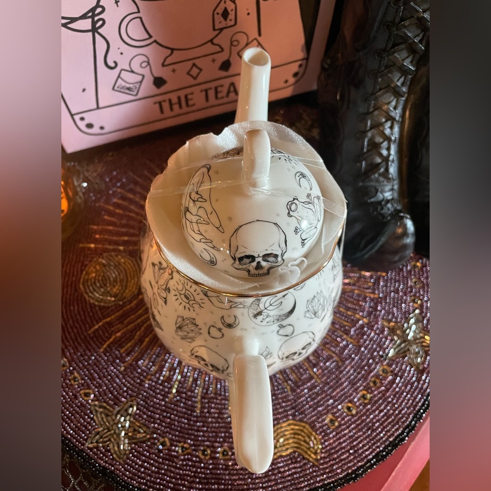 PARK CHATEAU NEW Mystical Moon Gypsea Witchy Boho Unique Teapot W/Gothic Motifs - Picture 4 of 12